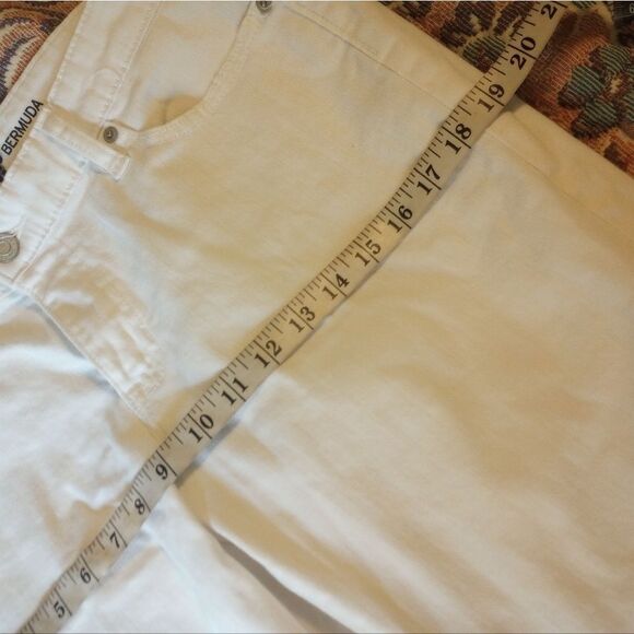 - Gap White Denim Bermuda Shorts - Picture 5 of 7
